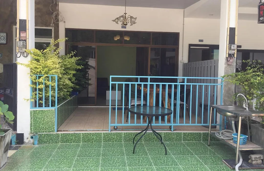 Baan Aomsub-1