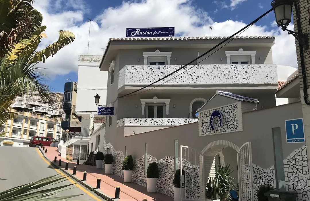 Pensión La Herradura-1