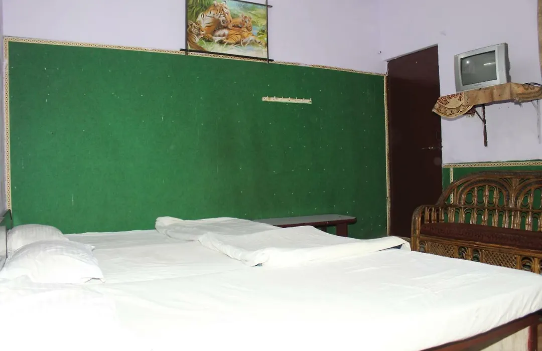 Hotel Raj-1