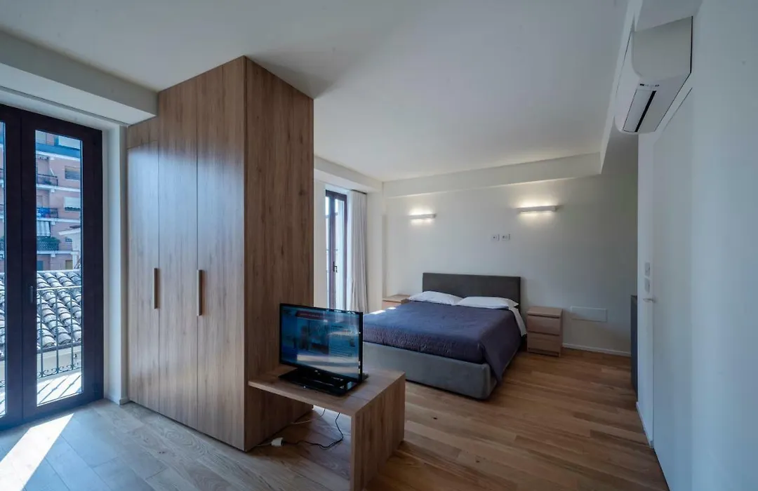 Domus Regina-1