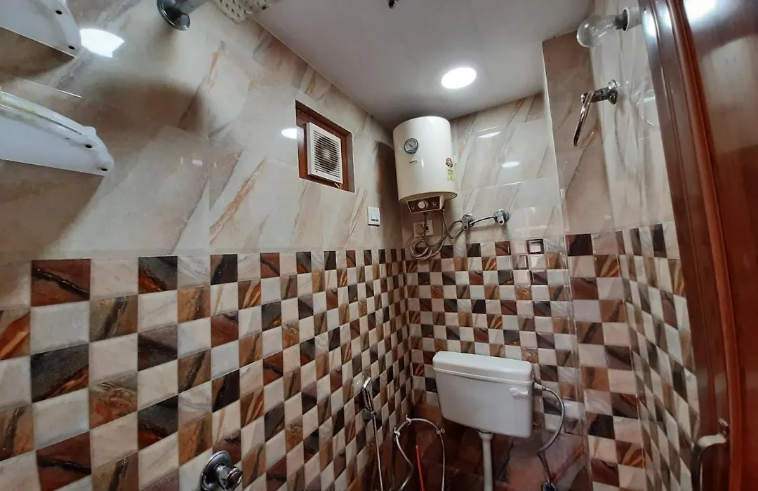 92, 121, 74, 700 Posh S Delhi Foreigners Place In Cream Location Independent Luxury Flat With Attached Kitchen For Self Cooking Along With All Utensils, Gas Stove And Fridge, Fully Air Conditioned, Android Tv, Very Peaceful And Calm Location-1