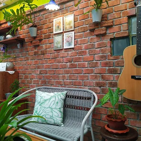 The Little Cottage 47-2