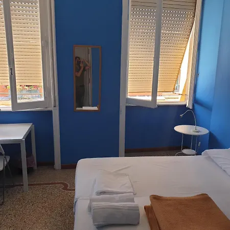 Art In Accommodation-3
