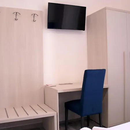 Rome Station Rooms-3