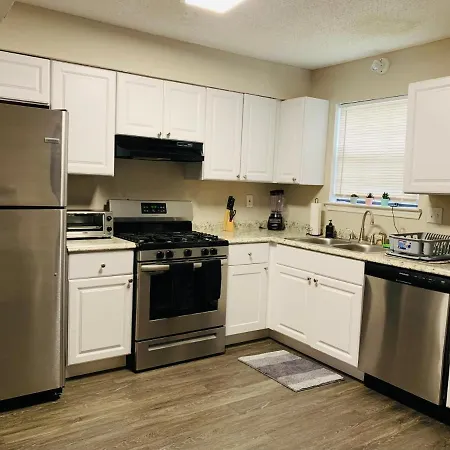 Cozy - Home Away From Home With Free Parking-3