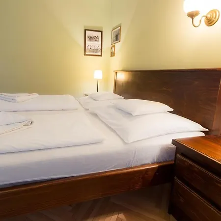A10-Budapest Center Aparthotel-3