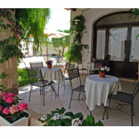 Room In Bb - Spacious Double Room In Ancient Masseria Near The Sea In A Quiet Olive Trees-3