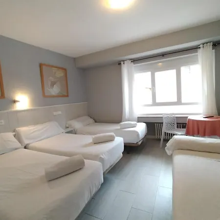 Hostal Albero By Gaiarooms-2