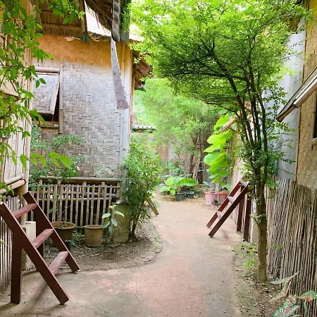 Fundee Story Guesthouse Bamboo House In Chiang Mai Old Town-2