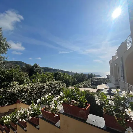 Faraglioni Di Sorrento Rooms-2