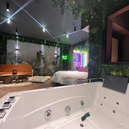 Jungle Au Centre De Marrakech Avec Jacuzzi !-2