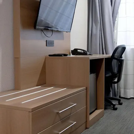 Quality Inn Portland Airport Pdx-2