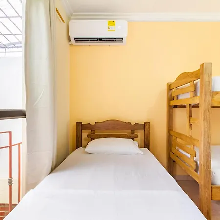 Hostal Cartagonova - Habitaciones privadas y amplias cerca a zonas turísticas-2