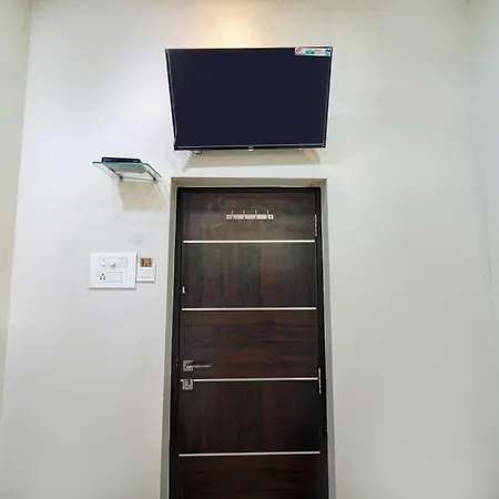 Hotel Shabana - Colaba Causeway-2