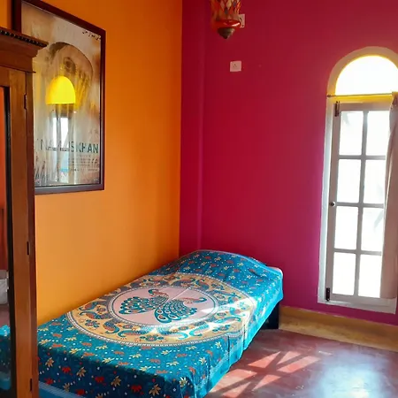 Holi-Wood Guesthouse-3