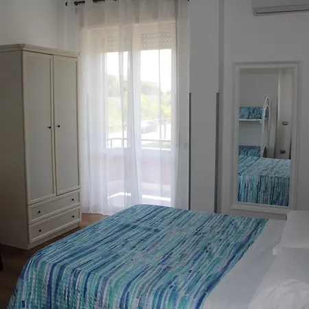 Otto&Mezzo B&B-2