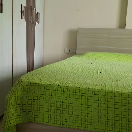 Lovely 1 Bedroom Rental Unit In Mumbai, Carter Road-2