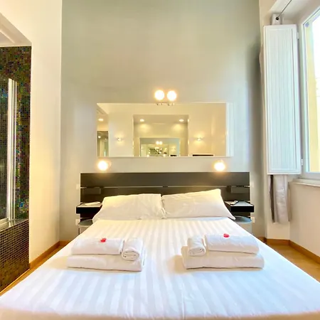 Kiss Me Rome Luxury Rooms-3