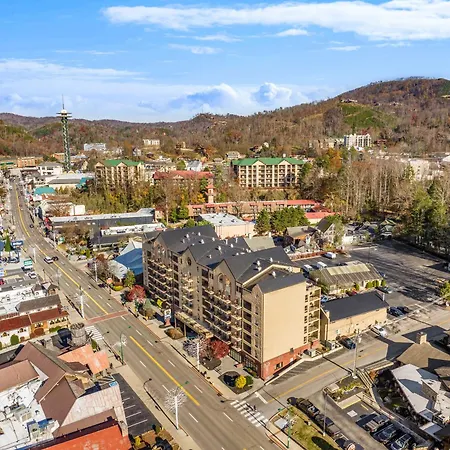 Black Bear Inn & Suites-2