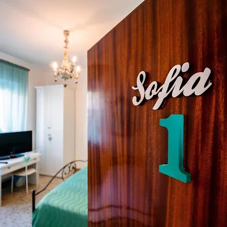 Casa Mafalda - Rooms, Friends And More - Affittacamere, Guest House-2