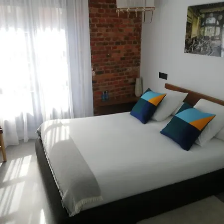 13 Suites-3
