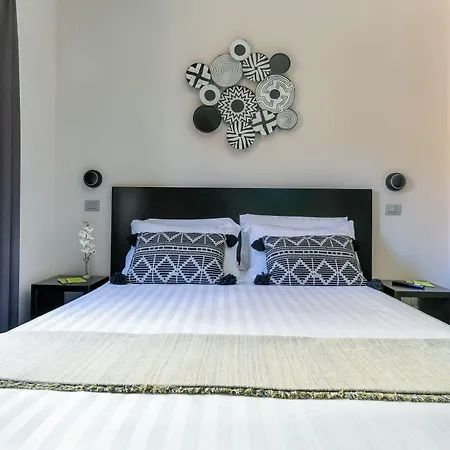 Moai Home-2