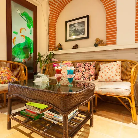Karon Sunshine Guesthouse & Bar-3