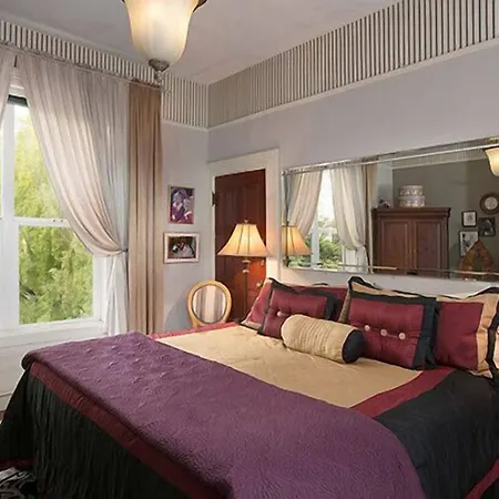 Noe'S Nest Bed And Breakfast-2