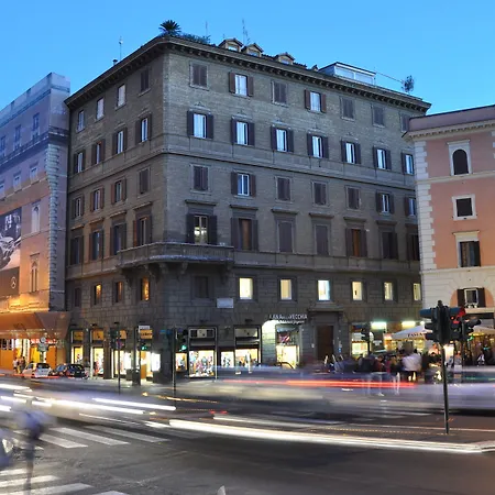 Navona Rooms-2