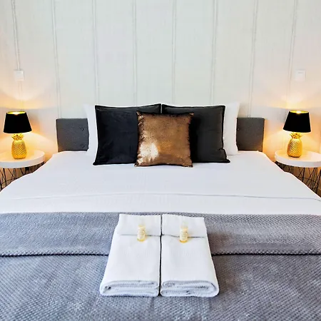 Industrial Lisbon Apartment (Adults Only)-2