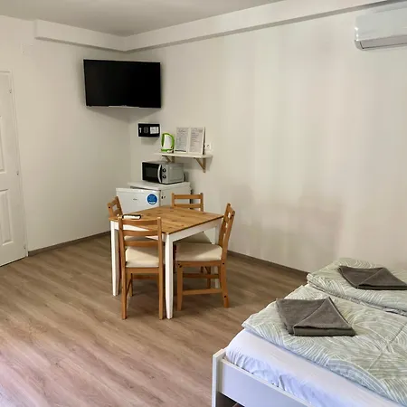 Hullam Rooms Siofok-3