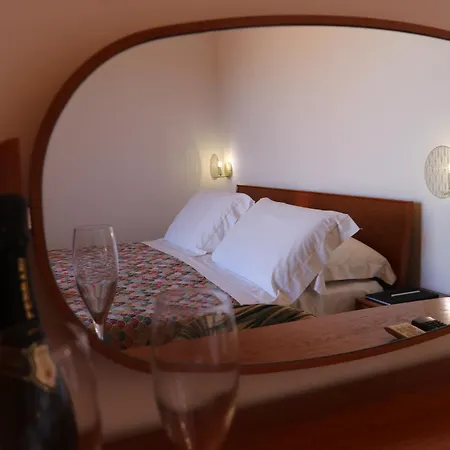 De Loca Rooms-2