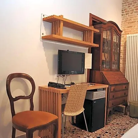 3C B&B-3