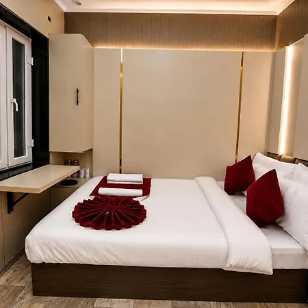 Lucky Restaurant&Guest House-3