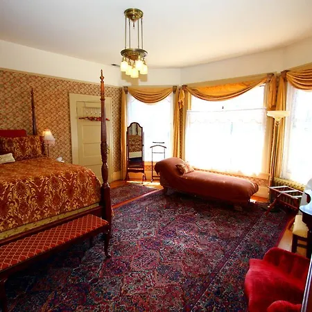 Lion And The Rose Victorian Guest House-3