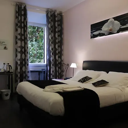 Caroline Rooms Rome-2