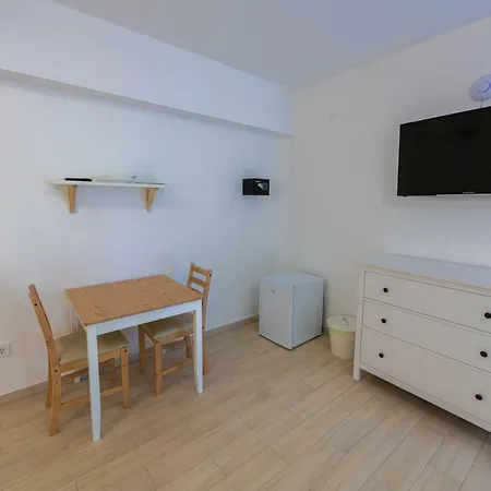 Hullam Rooms Siofok-2