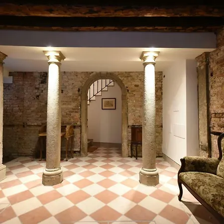 Le Due Corone Bed & Breakfast-3
